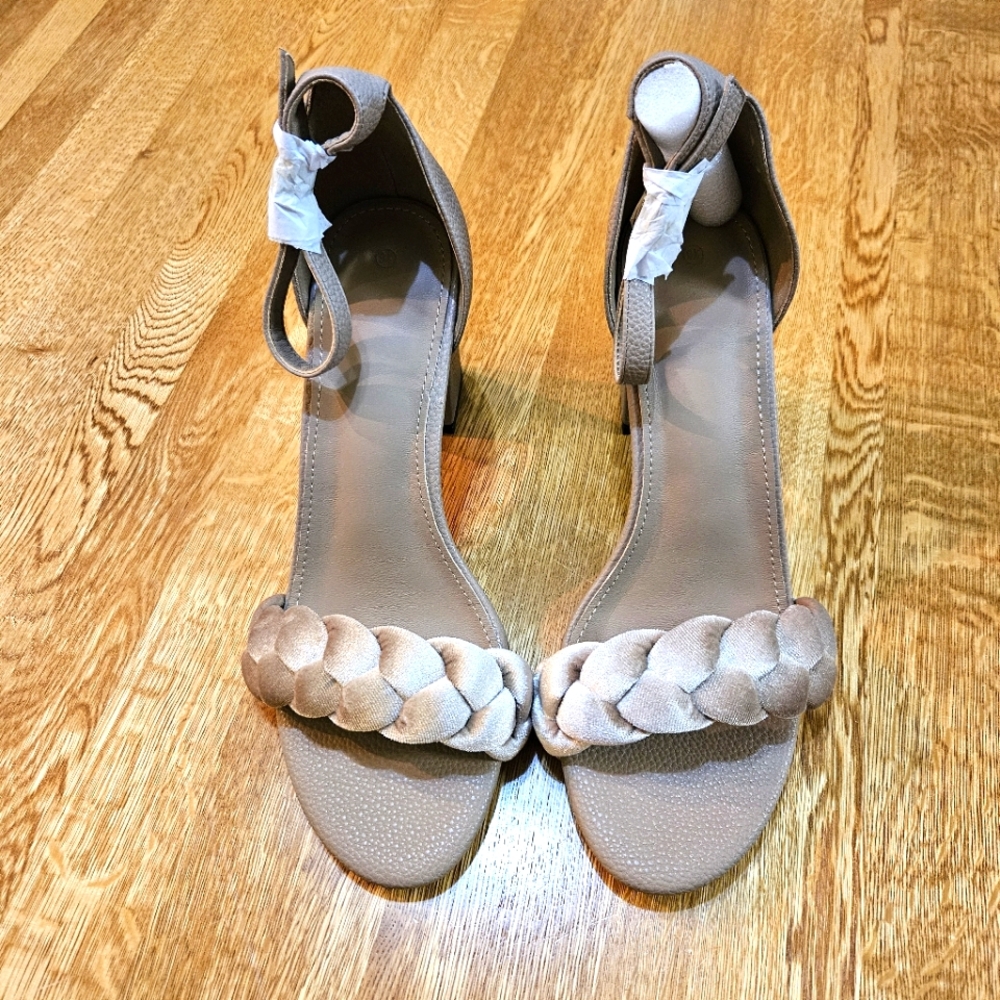 Tan Braided Strap Women's Sandals, Sz 9.5, New